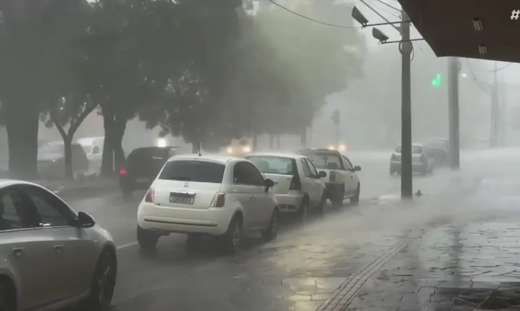 Tempestades no Rio Grande do Sul deixam 2,6 mil desalojados