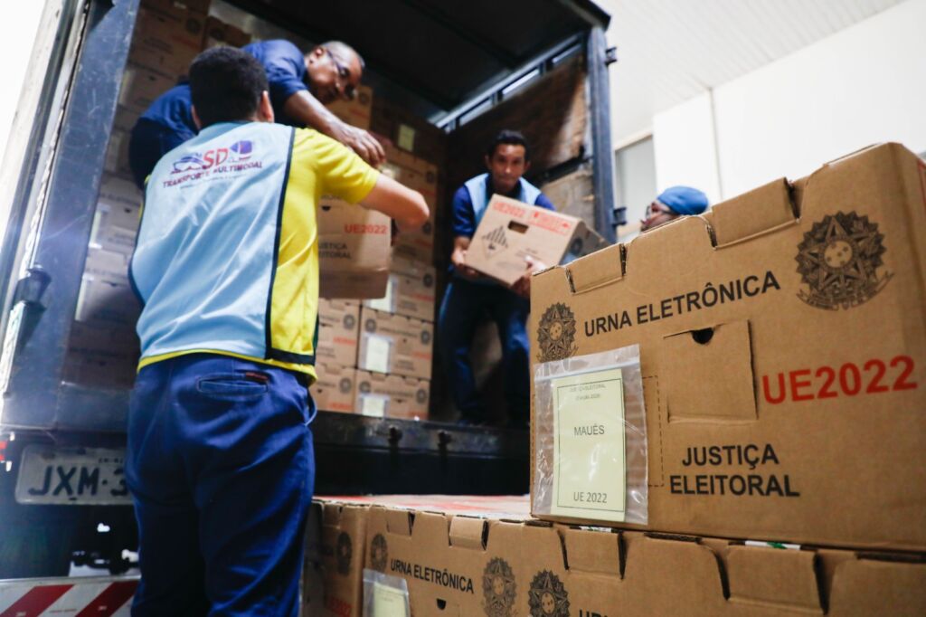 TRE-AM inicia envio de 583 urnas para 11 municípios no interior do Amazonas