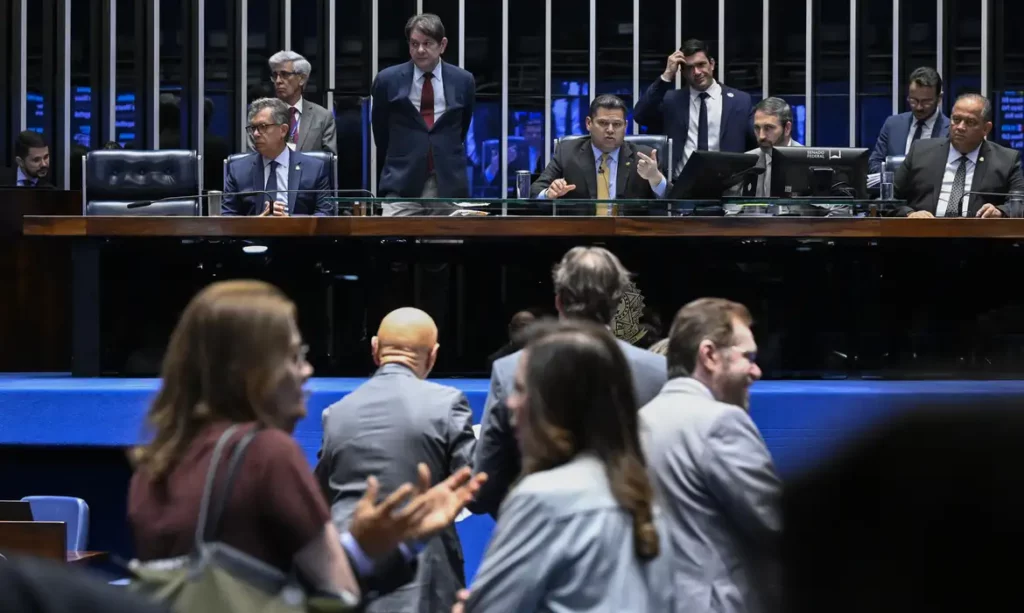 Senado deve votar PEC que acaba com a escala 61 após as eleições