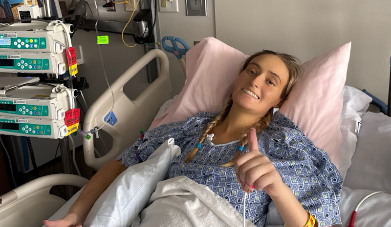Jogadora de vôlei Amanda Mack falece aos 20 anos após diagnóstico raro