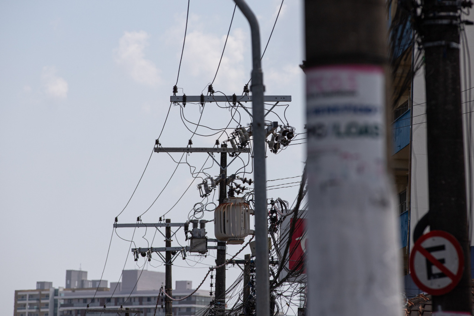 Defensoria Pública investiga problemas na rede elétrica de Manaus