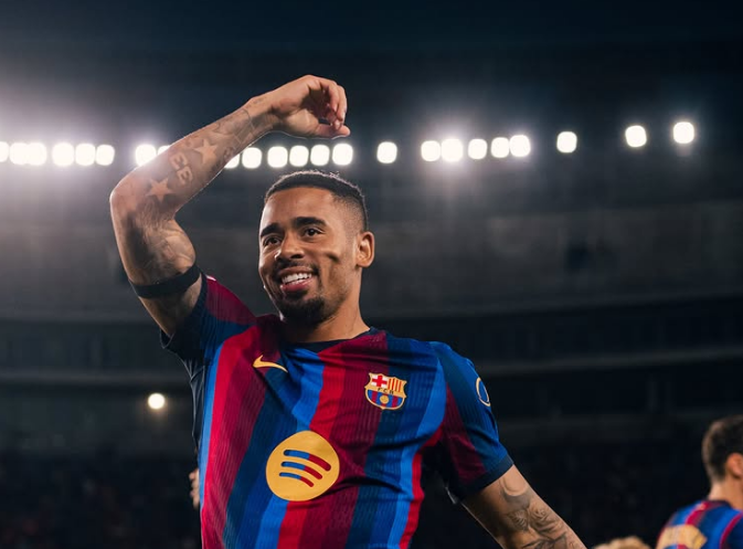 Barcelona inicia Champions com goleada sobre Feyenoord; Raphinha brilha