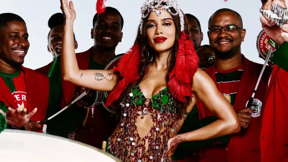 Anitta é escolhida rainha de bateria da Grande Rio e gera reações mistas