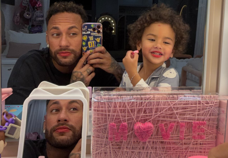 Neymar Jr. se diverte com a filha Mavie e fala sobre masculinidade