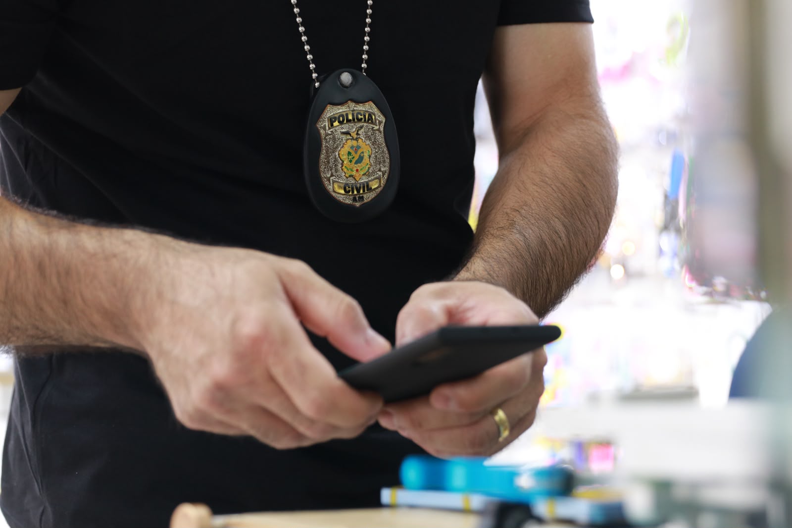 Devolução de mais de 800 celulares recuperados acontece em Manaus