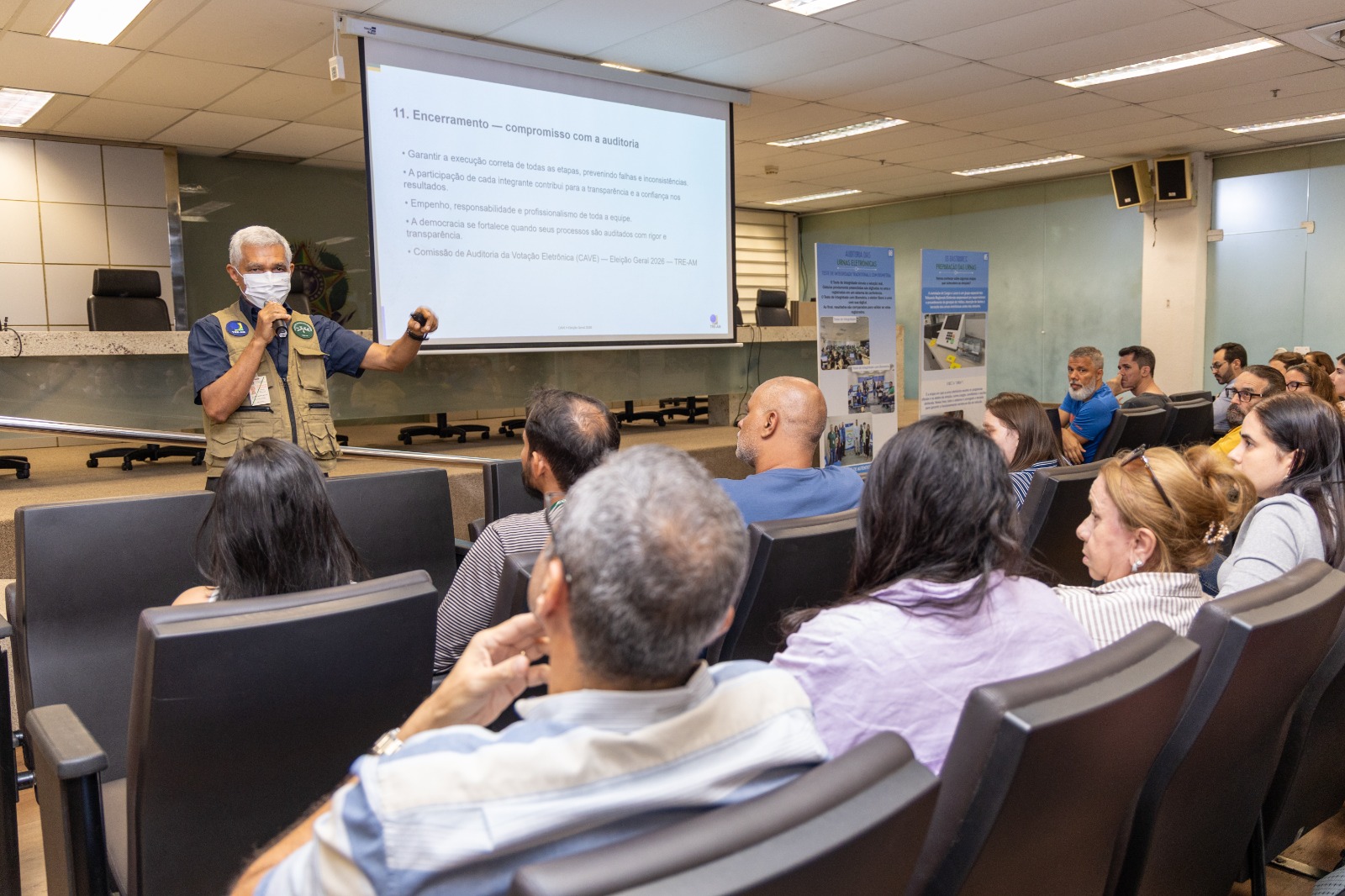 TRE-AM inicia capacitação para auditoria das urnas eletrônicas em 2026