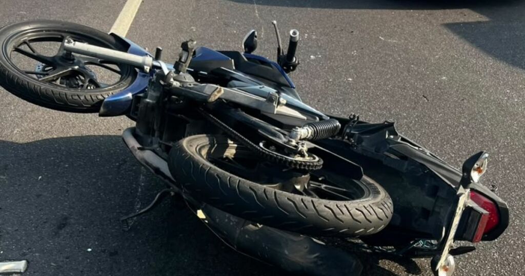 Acidente entre motos deixa um ferido na Avenida das Flores em Manaus