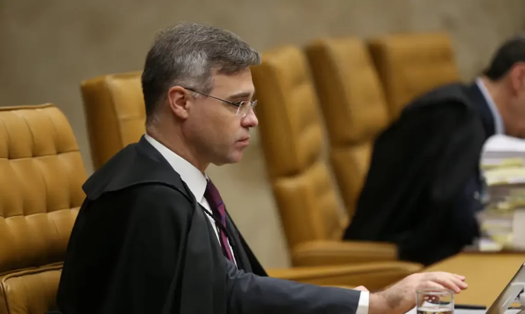Ministro André Mendonça libera sigilo de 39 processos no STF