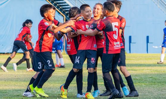 Estrela do Amanhã vence RB Academy e avança às quartas do Sub-12