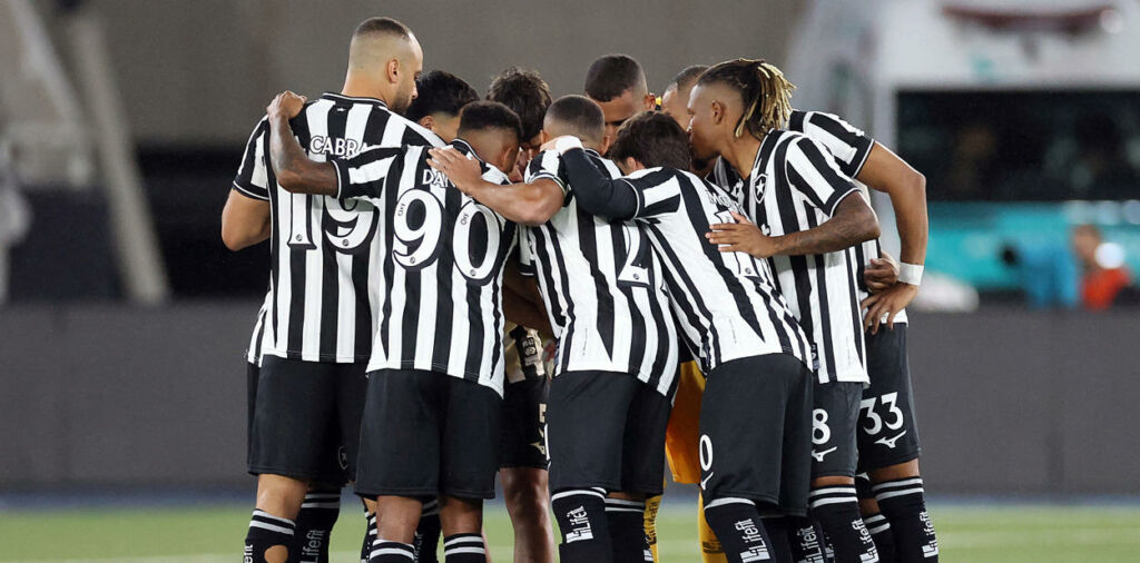 Botafogo empata com Palmeiras e favorece Flamengo na liderança do Brasileirão