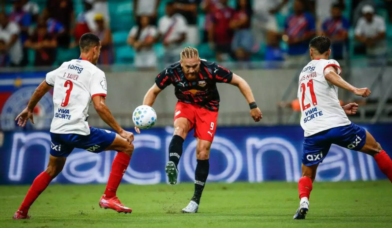 Bragantino e Bahia se enfrentam em busca de vaga no G-4 do Brasileirão