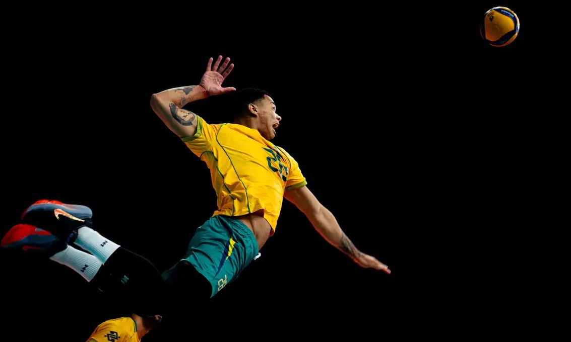 Brasil vence Colômbia e continua invicto no Sul-Americano de vôlei