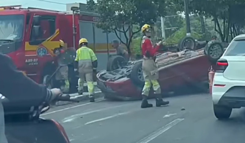 Acidente na Avenida Rodrigo Otávio provoca lentidão no trânsito