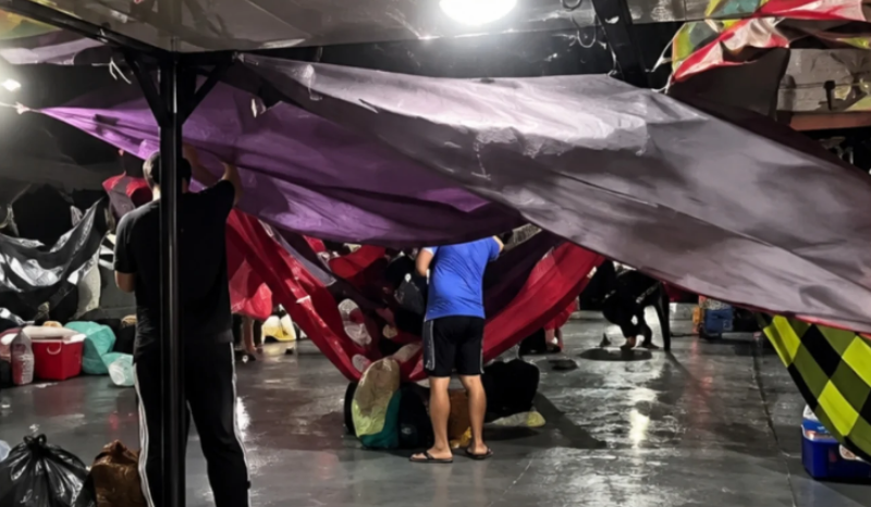 Tempestade atinge Manaus, afeta transporte fluvial e gera alerta na população
