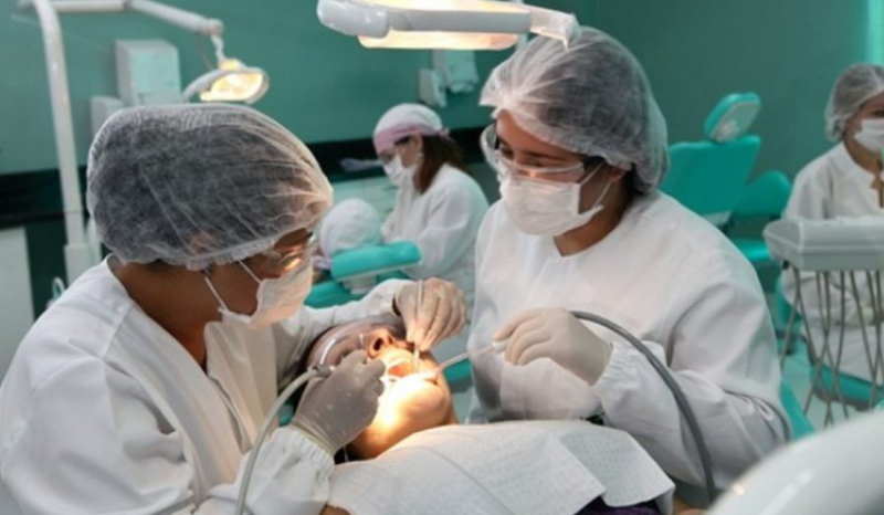 Dentistas do SUS recebem treinamento para criar próteses com impressoras 3D