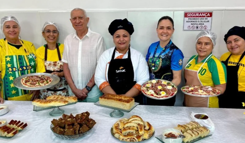 FUnATI oferece oficina de pizza gratuita para pessoas acima de 60 anos