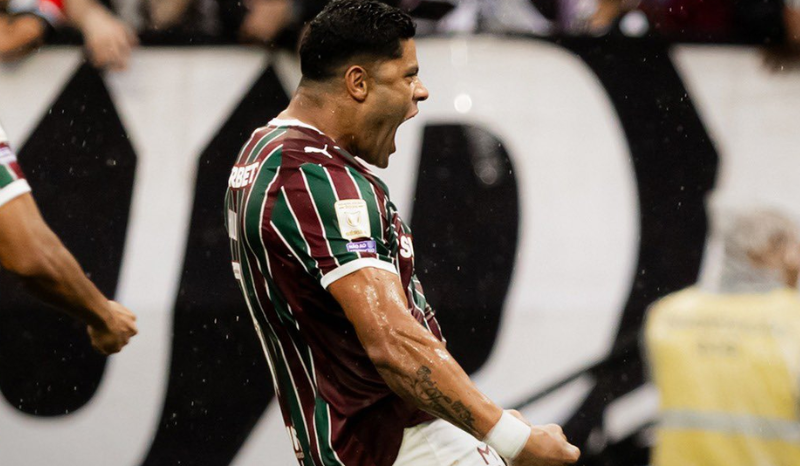 Fluminense vence Corinthians e assume terceira colocação no Brasileirão