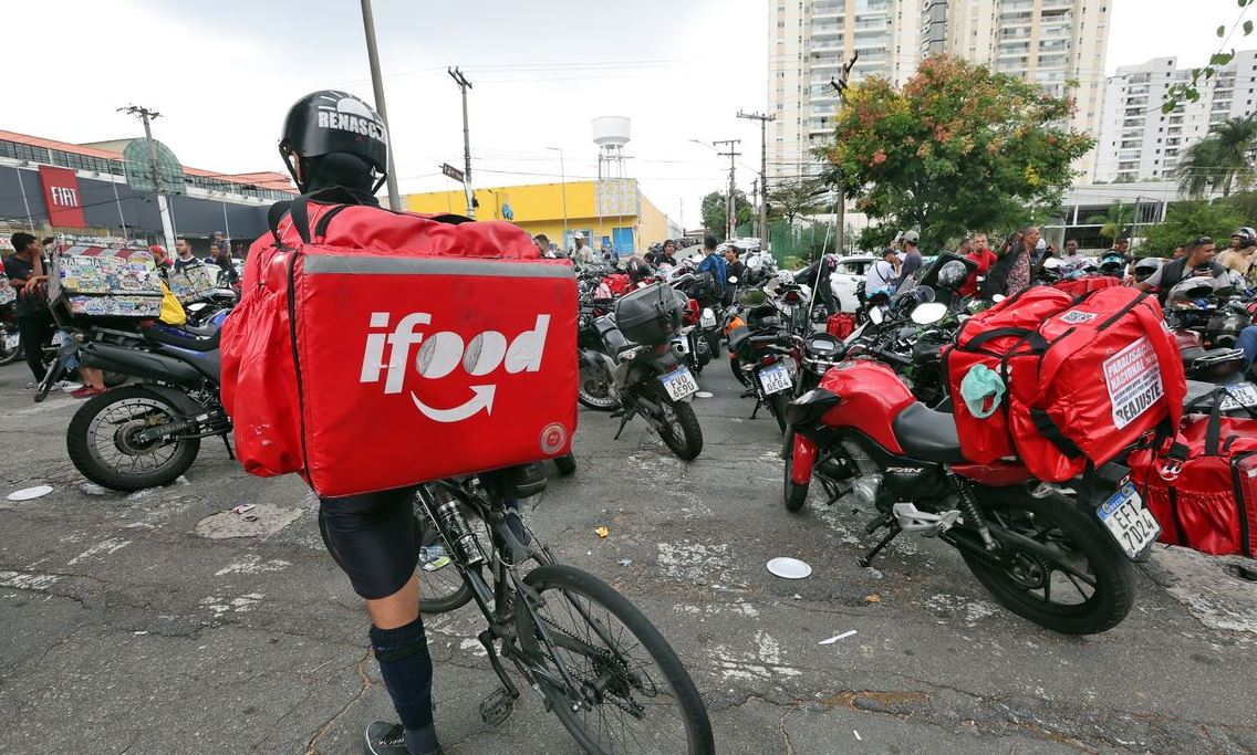 Cerca de 2 milhões de brasileiros trabalham por aplicativos em 2025