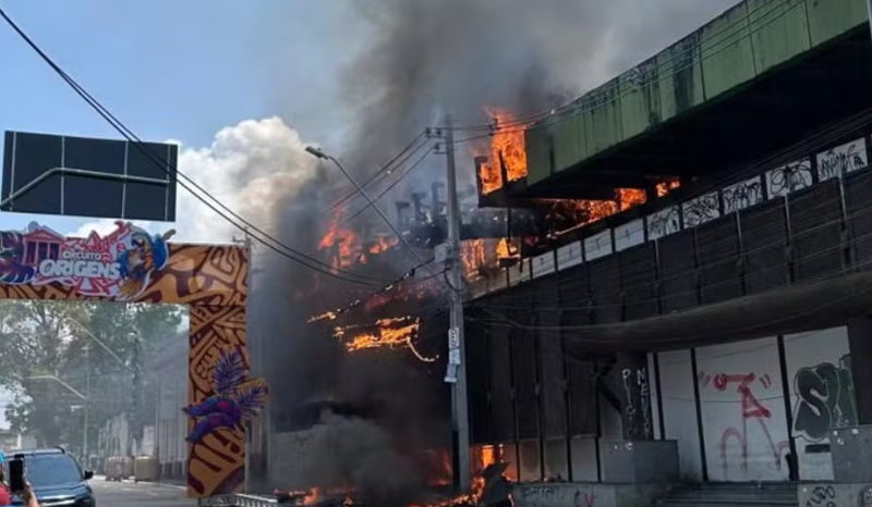 Incêndio atinge antigo prédio do Banco da Amazônia no Centro de Manaus