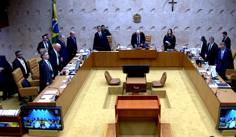Suspenso, julgamento no STF sobre mensagens entre Moraes e Vorcaro retorna às 14h