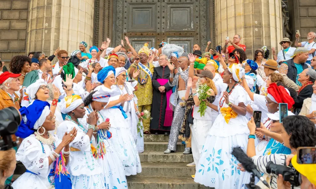 Lavagem da Madeleine em Paris muda local após negativa da Igreja