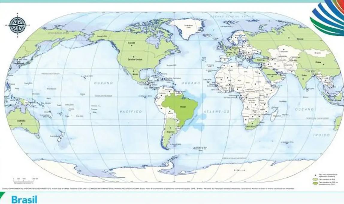 IBGE Lança Novos Mapas-Múndi com Brasil no Centro da Representação