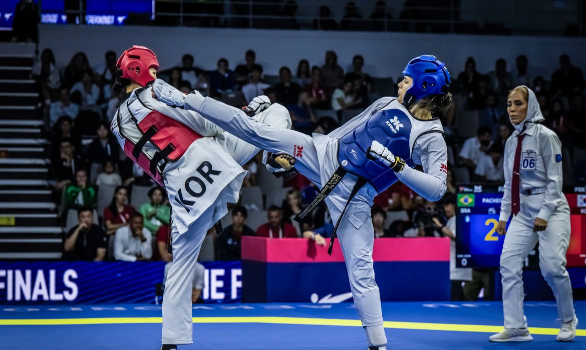Maria Clara Pacheco brilha e conquista 8º ouro no taekwondo
