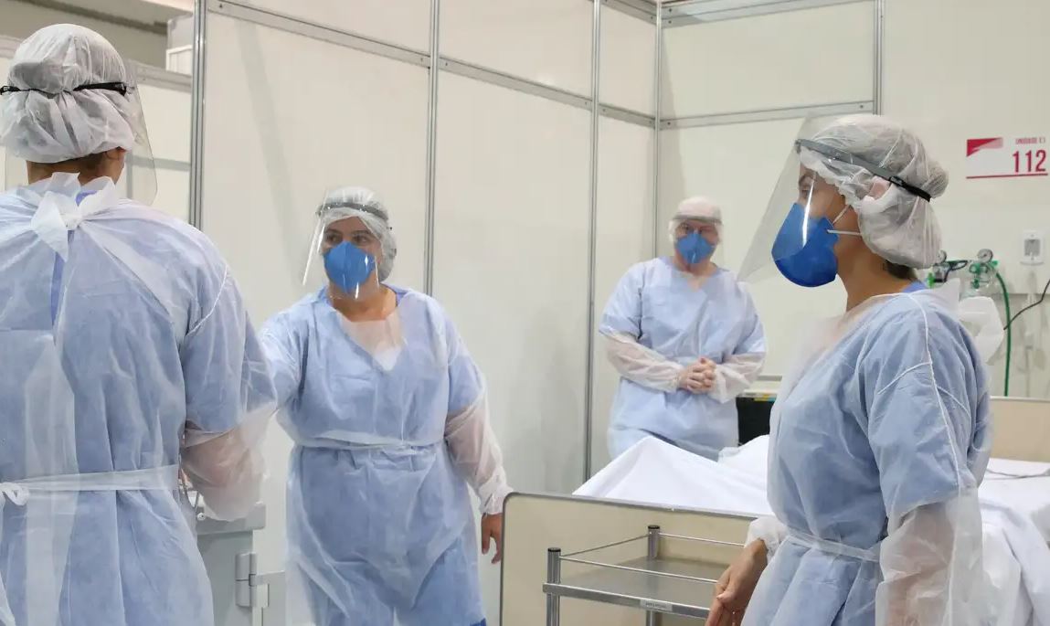 Cerca de 50% dos médicos de UTI no Brasil sofrem com esgotamento emocional