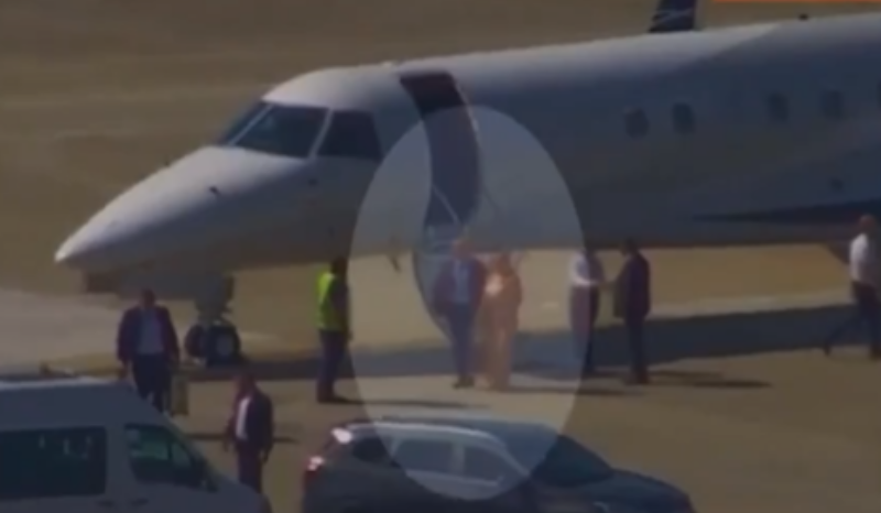 Ministro Moraes é filmado desembarcando de jatinho ligado a Vorcaro