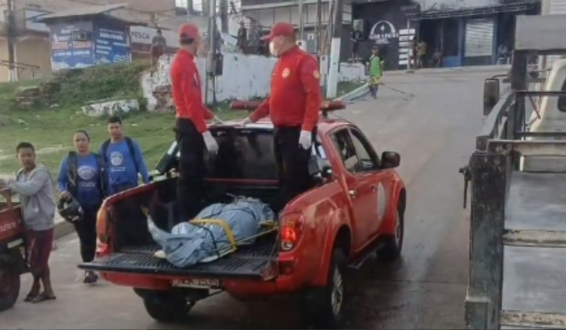 Homem é assassinado a tiros dentro de barco em Tefé, AM