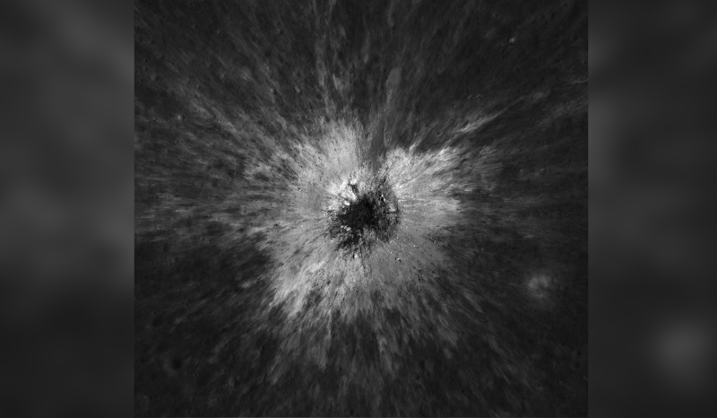 Nova cratera na Lua é descoberta por orbitador lunar da NASA