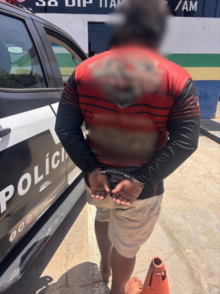 Homem é preso por agredir companheira e filho em Itapiranga, AM