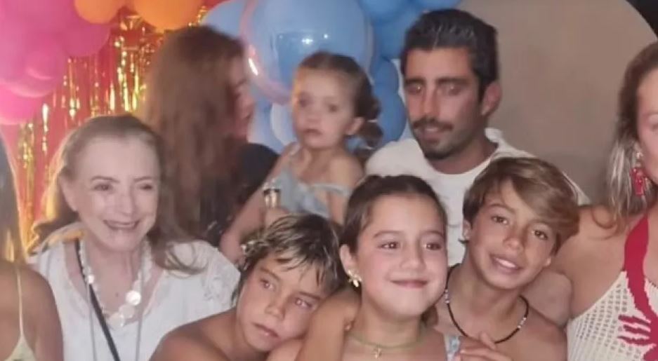 Luana Piovani, Pedro Scooby e Cintia Dicker: Celebração em Família