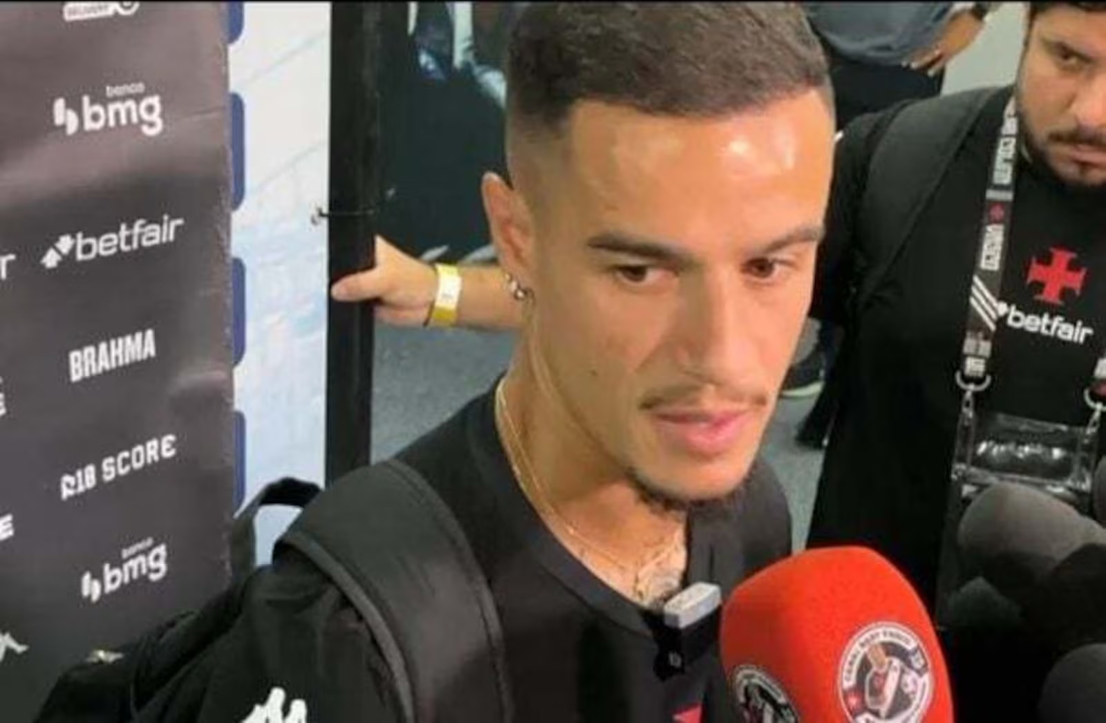 Santos avança nas tratativas por Coutinho, mas exames são essenciais
