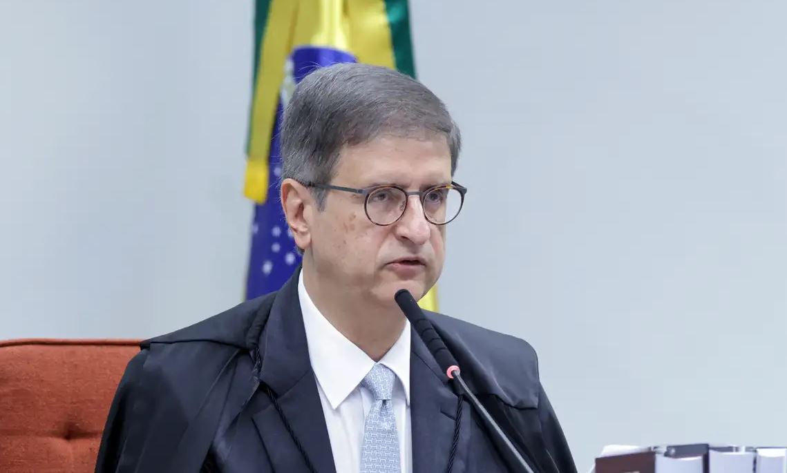 PGR solicita anulação de investigação sobre mensagens entre Moraes e Vorcaro
