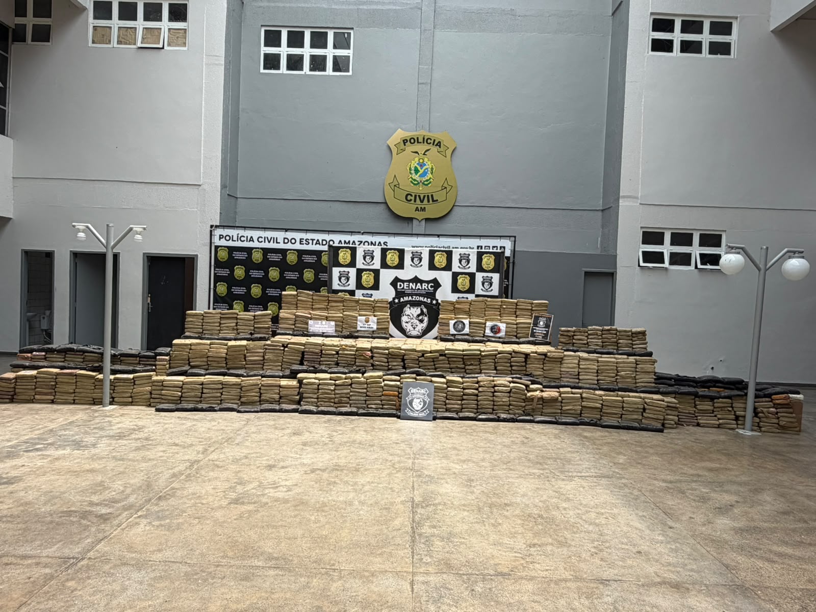 Polícia Civil apreende 1,3 tonelada de maconha em sítio no Rio Negro