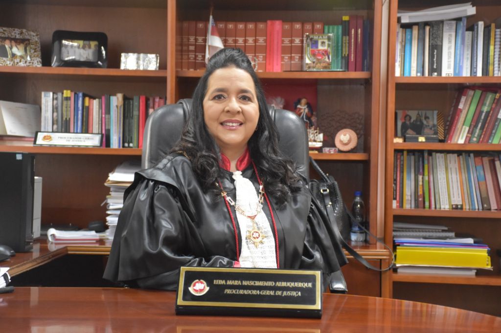 Leda Mara Albuquerque inicia terceiro mandato como procuradora-geral do MPAM