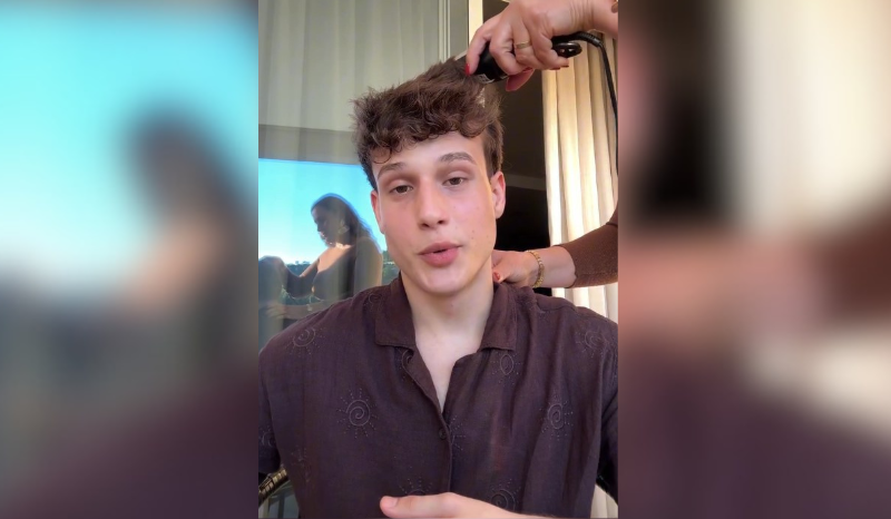 Influenciador Lorenzo Fischer, 19, relata tratamento contra câncer em São Paulo