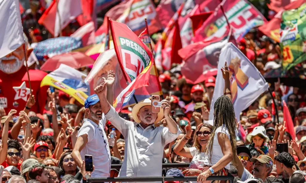 Lula afirma que Brasil não será governado por sócios do Banco Master
