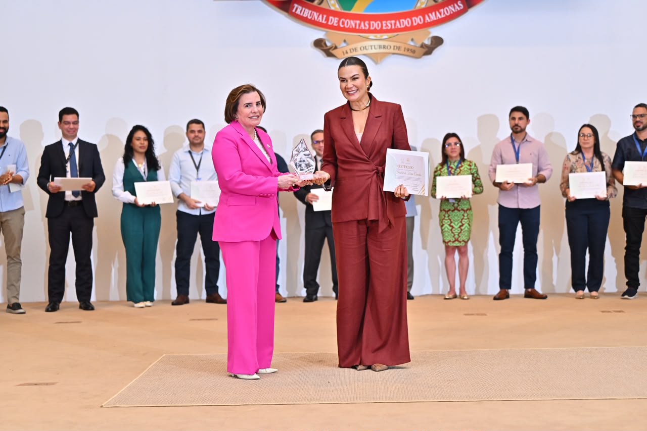 TCE-AM celebra 76 anos com homenagens e premiação de projetos inovadores