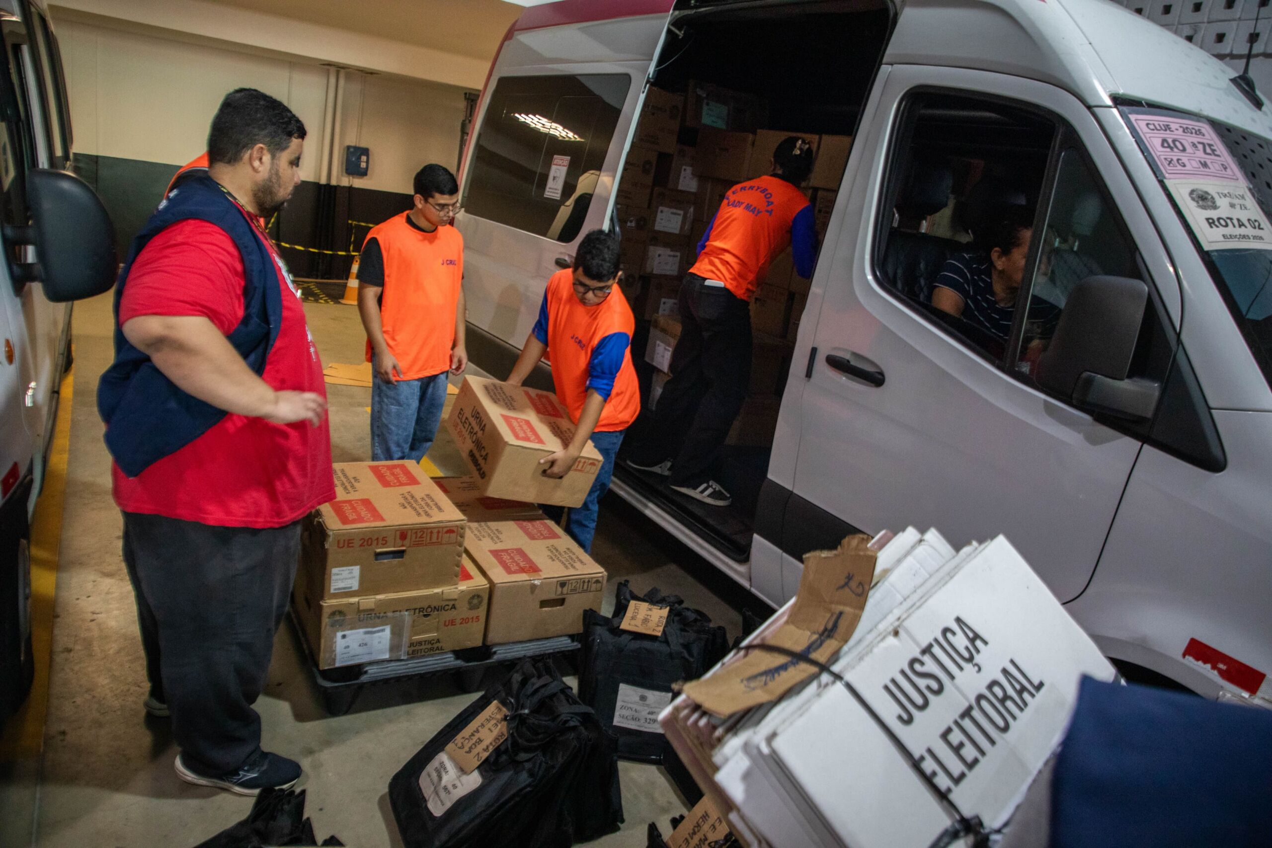 TRE-AM inicia distribuição de urnas para o segundo turno das eleições em Manaus