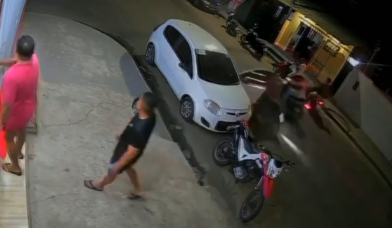 Grávida fica ferida ao ser atingida por porta de carro em Parintins