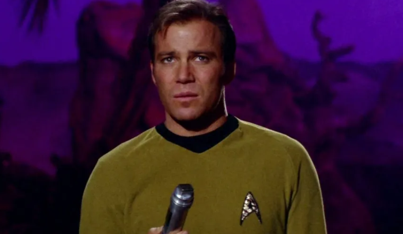 William Shatner leiloa pedra do rim por R$ 377 mil em ato solidário