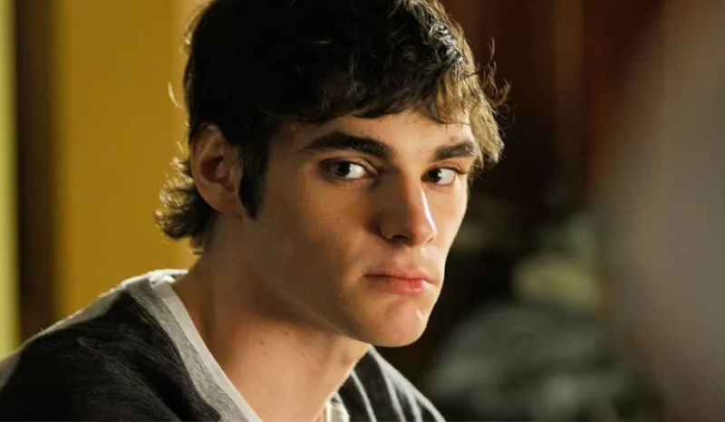 RJ Mitte, de Breaking Bad, revela golpe que o levou à falência