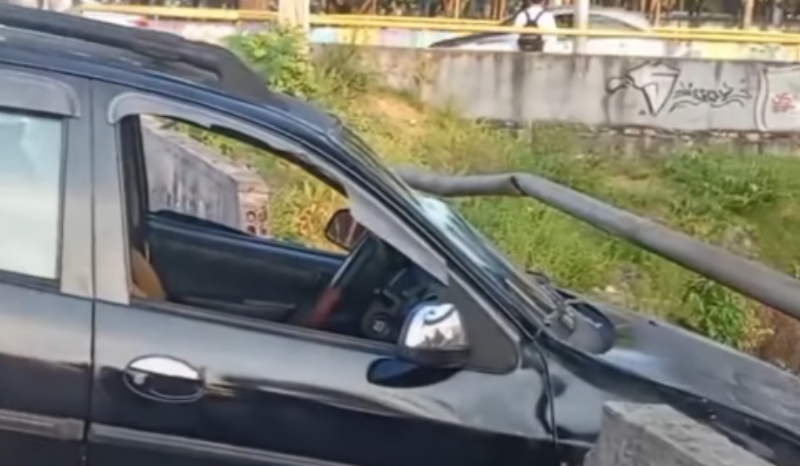 Vídeo mostra carro destruído após quase cair em igarapé na Compensa, Manaus