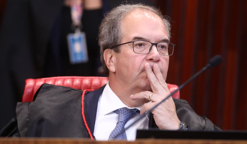 Corregedor eleitoral mantém canal 'Exército do Lula' no WhatsApp