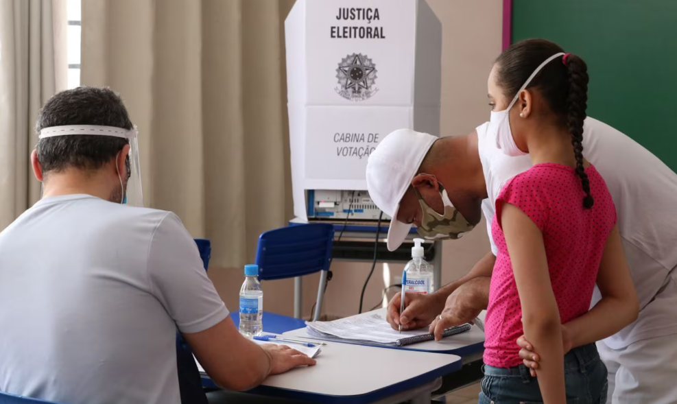Acompanhantes na votação: saiba quem pode entrar na cabine