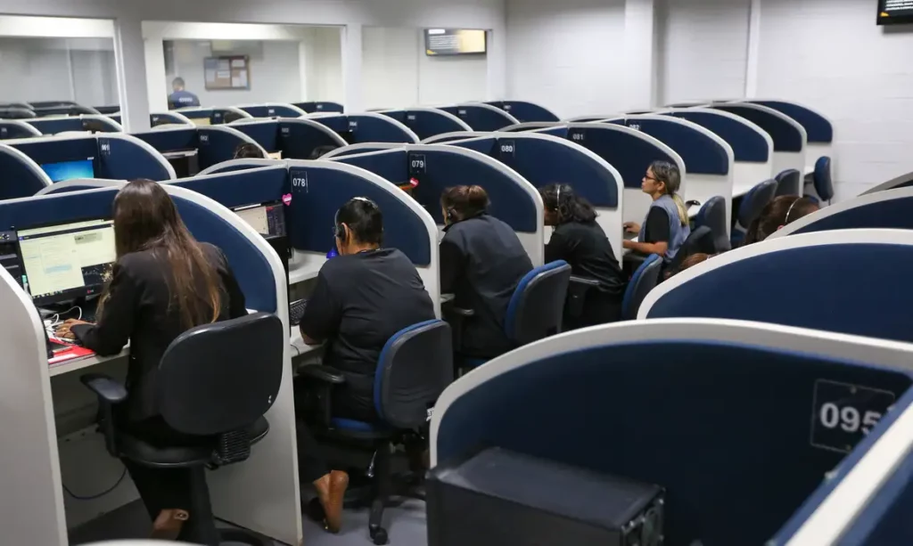 Ligue 180 registra 1,5 mil denúncias de violência política contra mulheres