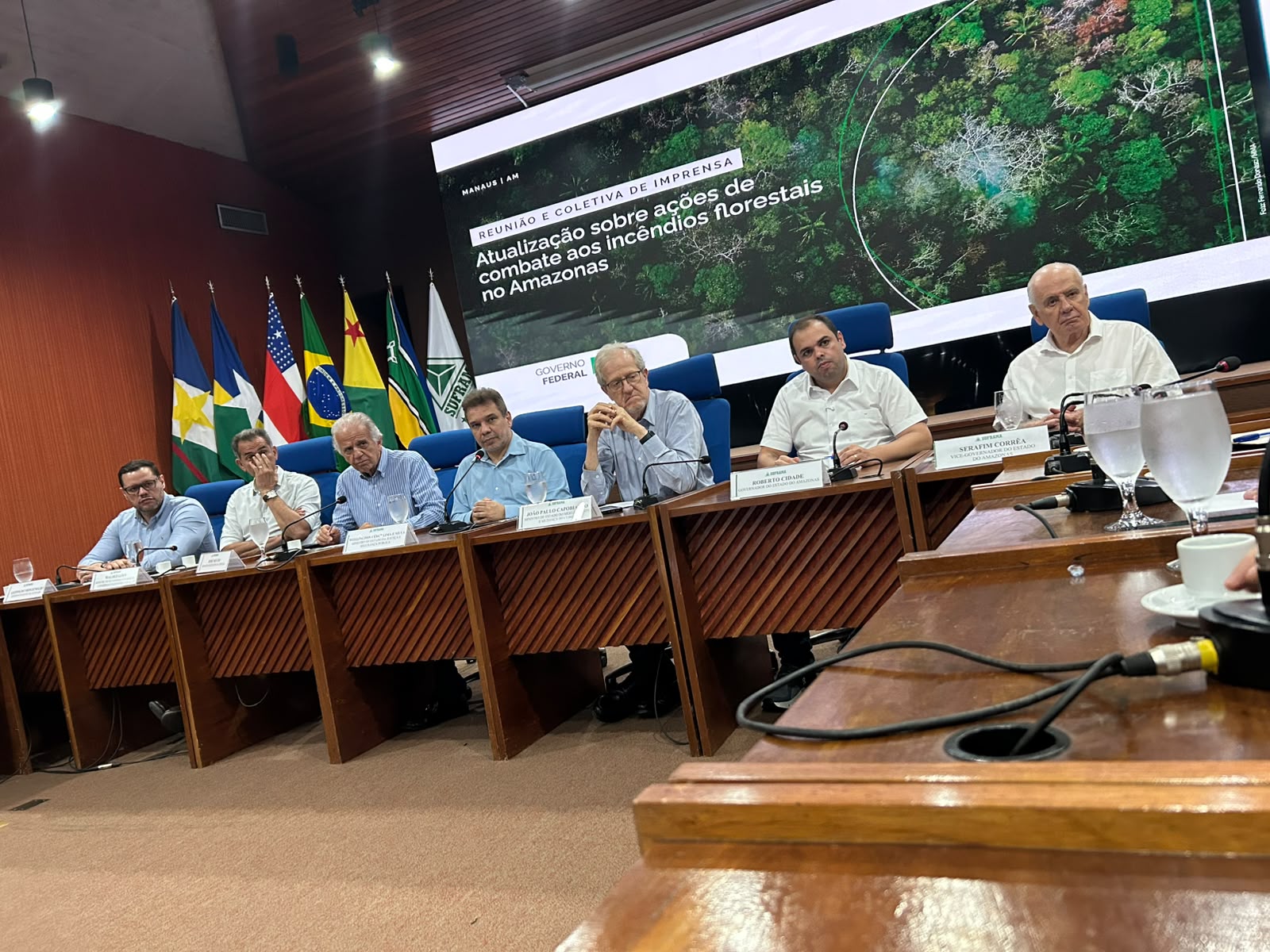 Amazonas recebe reforço das Forças Armadas e base do SUS para combater queimadas