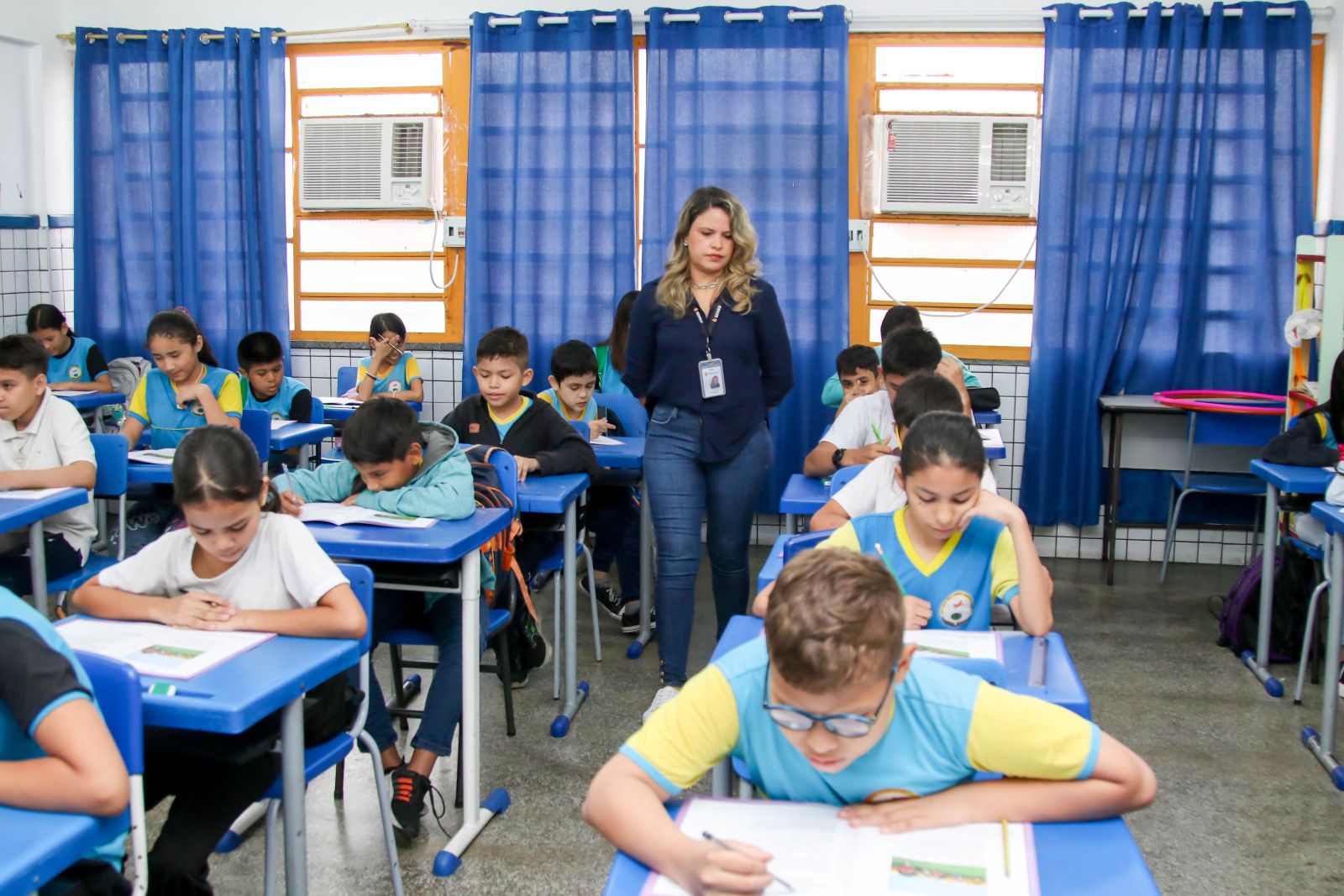 Aulas da rede municipal de Manaus continuam suspensas devido à fumaça